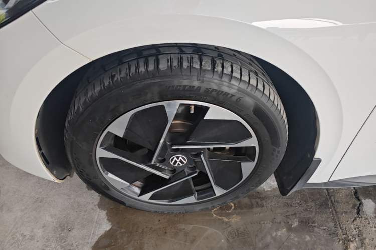 Used Volkswagen ID.3 2025 Smart Edition Outstanding Model Left Front Wheel Hub