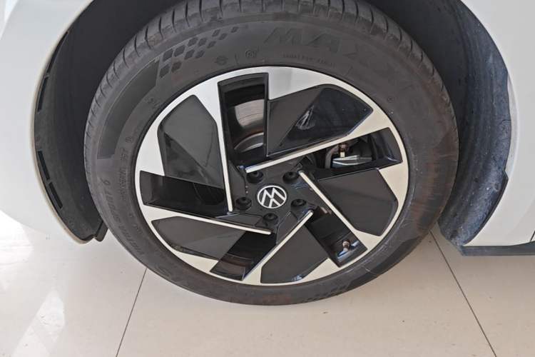 Used Volkswagen ID.3 2025 Smart Edition Outstanding Model Left Front Wheel Hub
