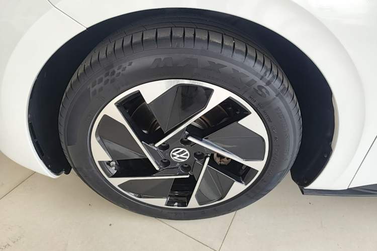 Used Volkswagen ID.3 2025 Smart Edition Outstanding Model Left Front Wheel Hub