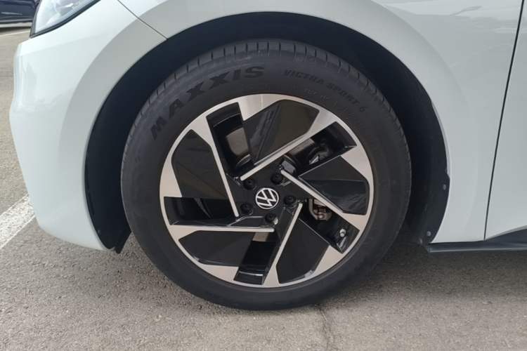 Used Volkswagen ID.3 2025 Smart Edition Outstanding Model Left Front Wheel Hub