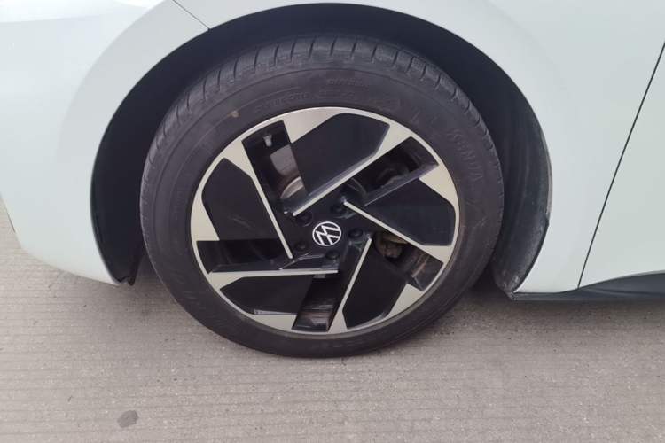 Used Volkswagen ID.3 2025 Smart Edition Outstanding Model Left Front Wheel Hub