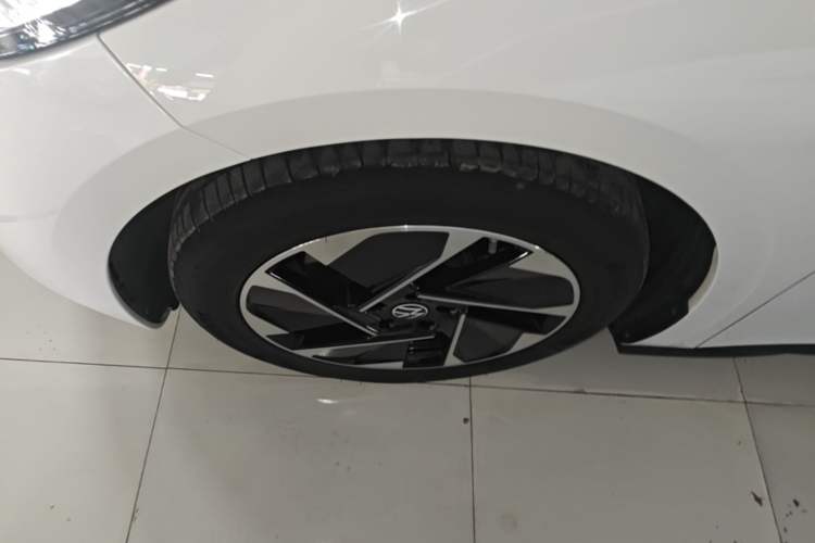 Used Volkswagen ID.3 2025 Smart Model Outstanding Oxygen Edition Left Front Wheel Hub