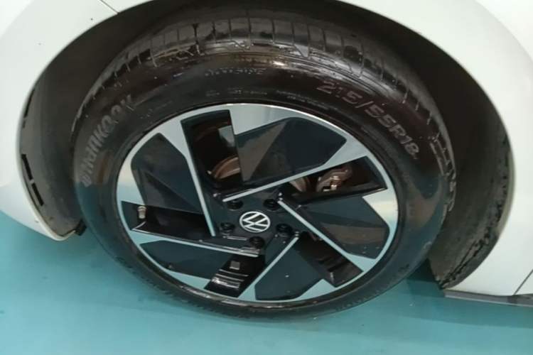 Used Volkswagen ID.3 2025 Smart Edition Outstanding Model Left Front Wheel Hub
