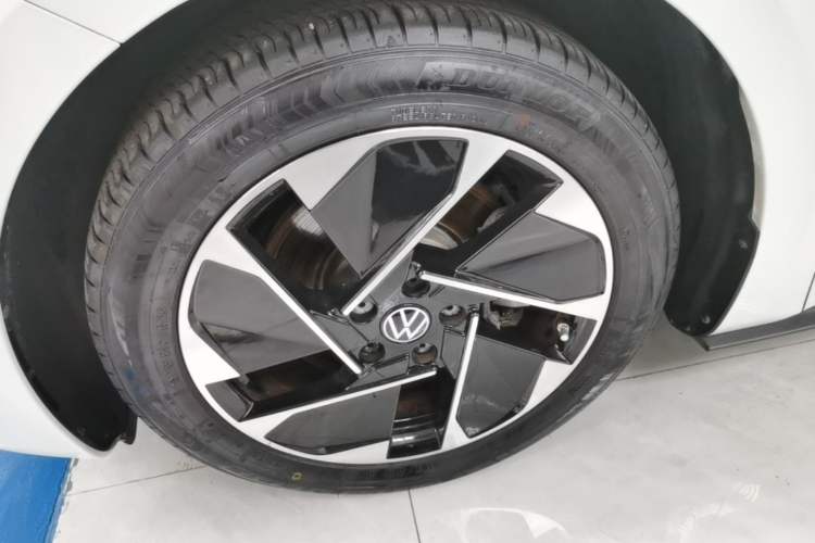 Used Volkswagen ID.3 2025 Smart Edition Outstanding Model Left Front Wheel Hub