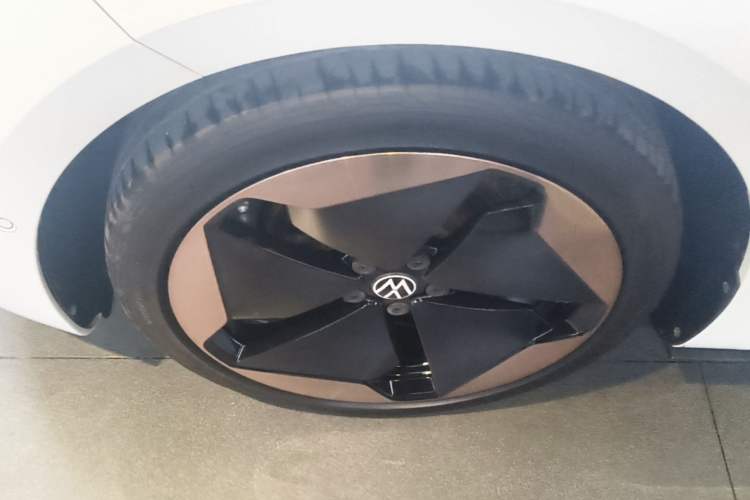 Used Volkswagen ID.3 2025 Smart Version Pure & Intelligent Enjoyment Edition Left Front Wheel Hub