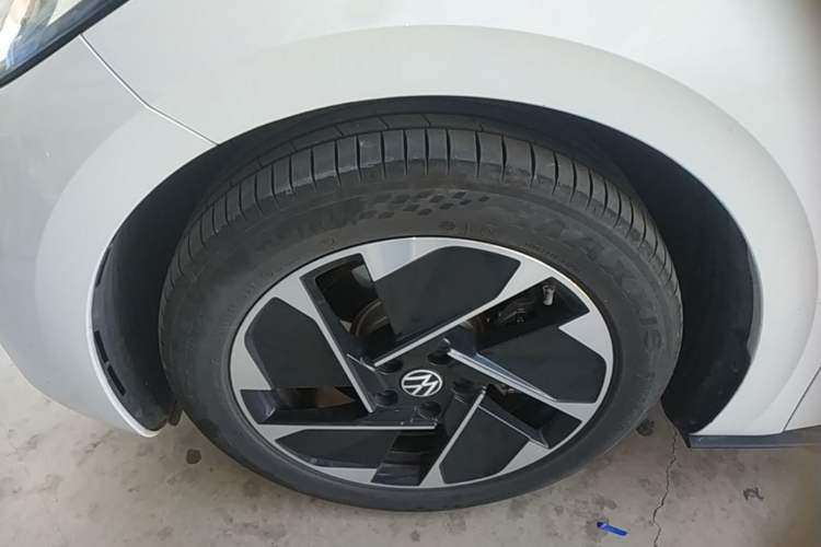 Used Volkswagen ID.3 2025 Smart Edition Outstanding Model Left Front Wheel Hub