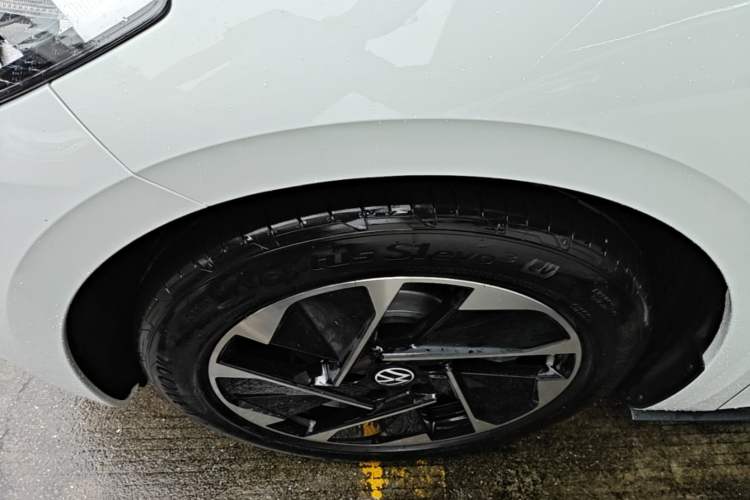 Used Volkswagen ID.3 2025 Smart Edition Outstanding Model Left Front Wheel Hub