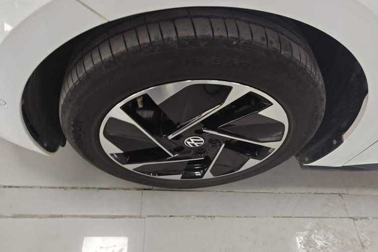 Used Volkswagen ID.3 2025 Smart Edition Outstanding Model Left Front Wheel Hub
