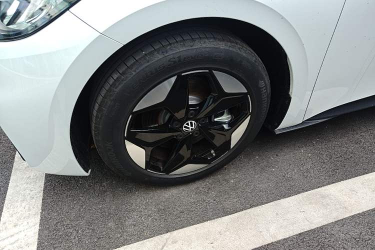 Used Volkswagen ID.3 2025 Revised Version Smart Edition Purely Intelligent Enjoyment Version Left Front Wheel Hub