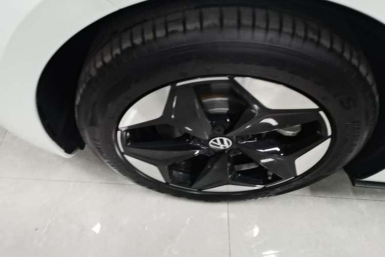 Used Volkswagen ID.3 2025 Revised Version Smart Edition Purely Intelligent Enjoyment Version Left Front Wheel Hub