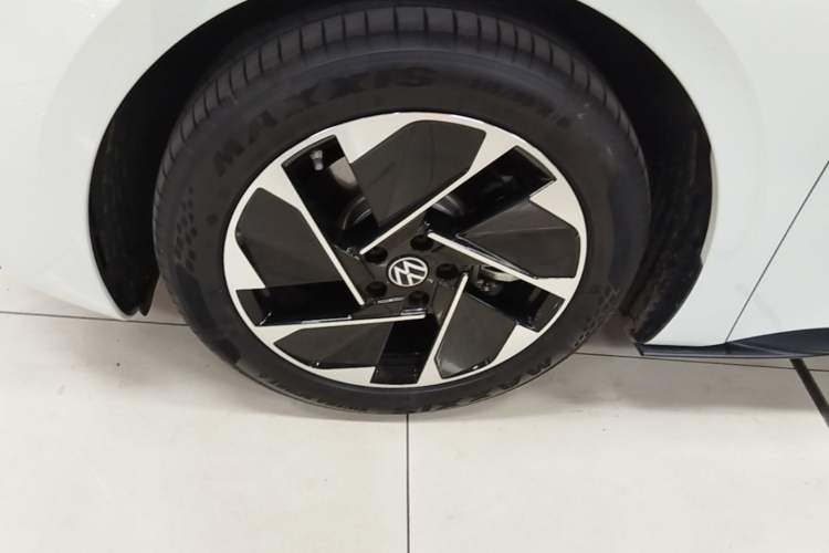Used Volkswagen ID.3 2025 Smart Edition Outstanding Model Left Front Wheel Hub