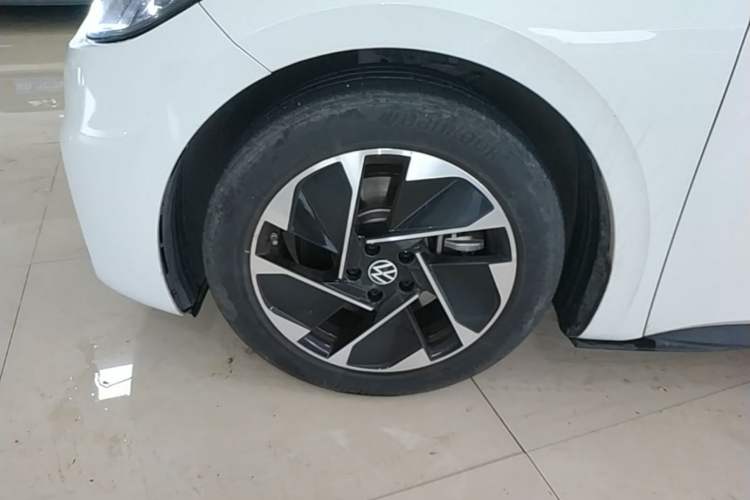 Used Volkswagen ID.3 2025 Smart Edition Outstanding Model Left Front Wheel Hub