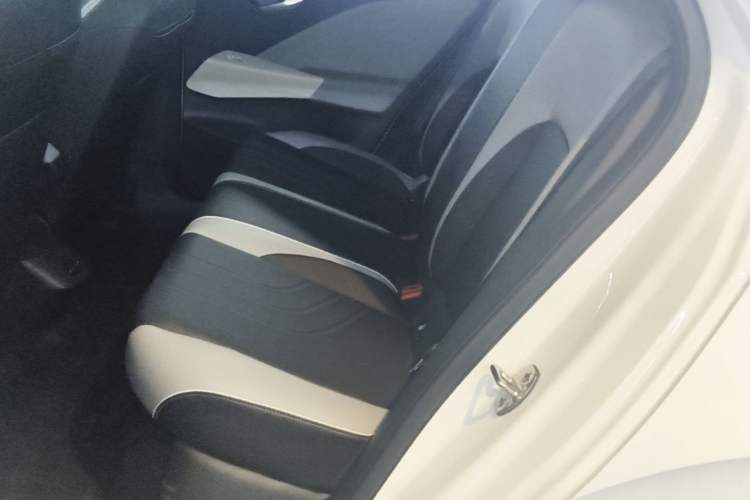 Used Volkswagen ID.3 2025 Smart Version Pure & Intelligent Enjoyment Edition Left Rear Seat