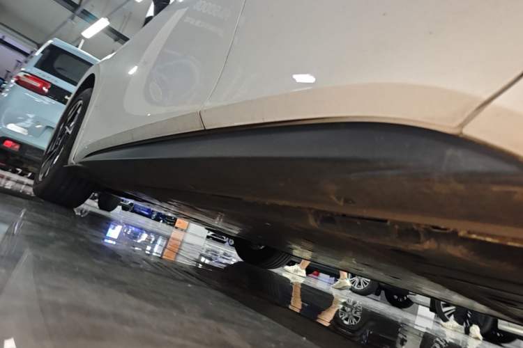 Used Volkswagen ID.3 2025 Smart Version Pure & Intelligent Enjoyment Edition Left Side Sill