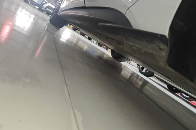 Used Volkswagen ID.3 2025 Smart Model Outstanding Oxygen Edition Left Side Sill