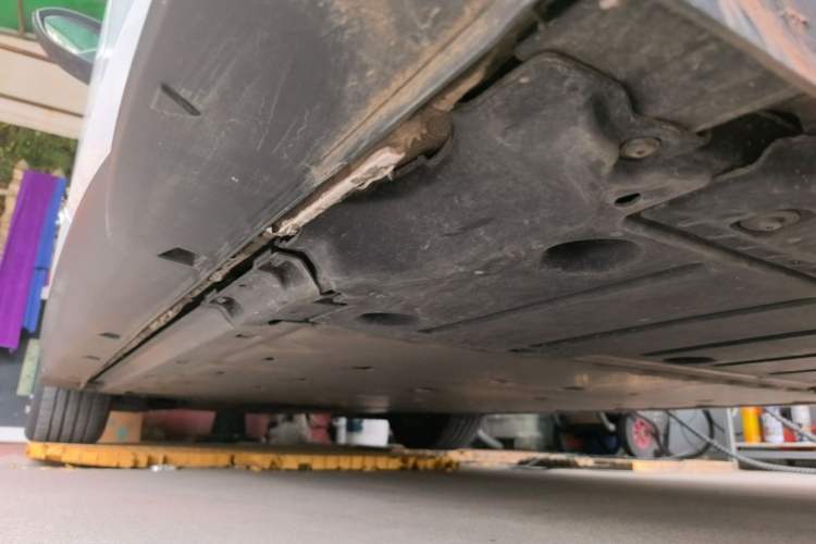 Used Volkswagen ID.3 2025 Smart Model Outstanding Oxygen Edition Left Side Sill