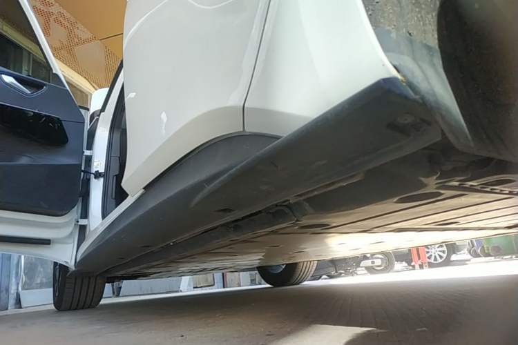 Used Volkswagen ID.3 2025 Smart Edition Outstanding Model Left Side Sill