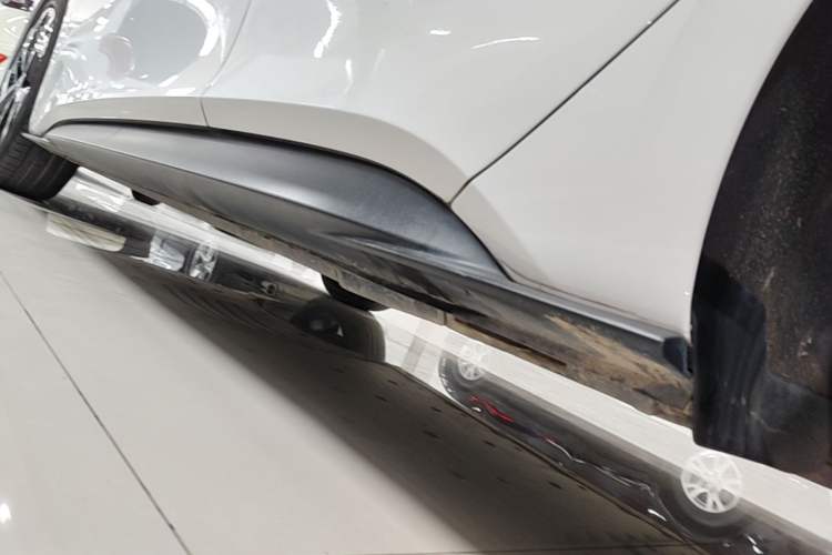Used Volkswagen ID.3 2025 Smart Edition Outstanding Model Left Side Sill