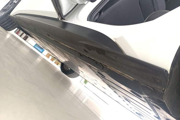 Used Volkswagen ID.3 2025 Smart Edition Ultra-Intelligent Oxygen Version Left Side Sill