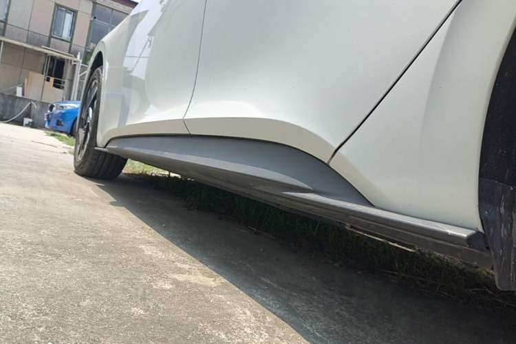 Used Volkswagen ID.3 2025 Smart Edition Ultra-Intelligent Oxygen Version Left Side Sill