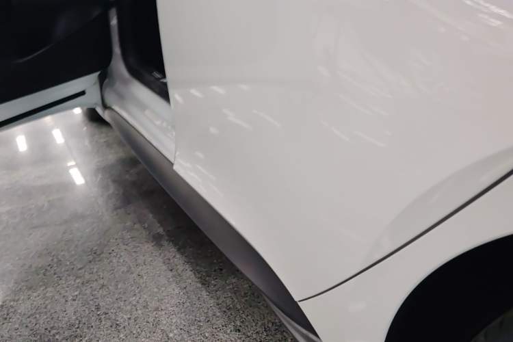 Used Volkswagen ID.3 2025 Smart Model Outstanding Oxygen Edition Left Side Sill