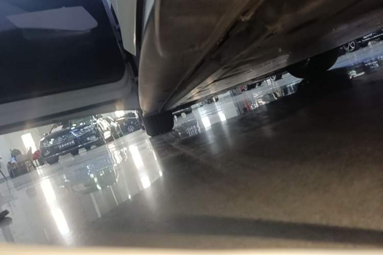Used Volkswagen ID.3 2025 Smart Model Outstanding Oxygen Edition Left Side Sill