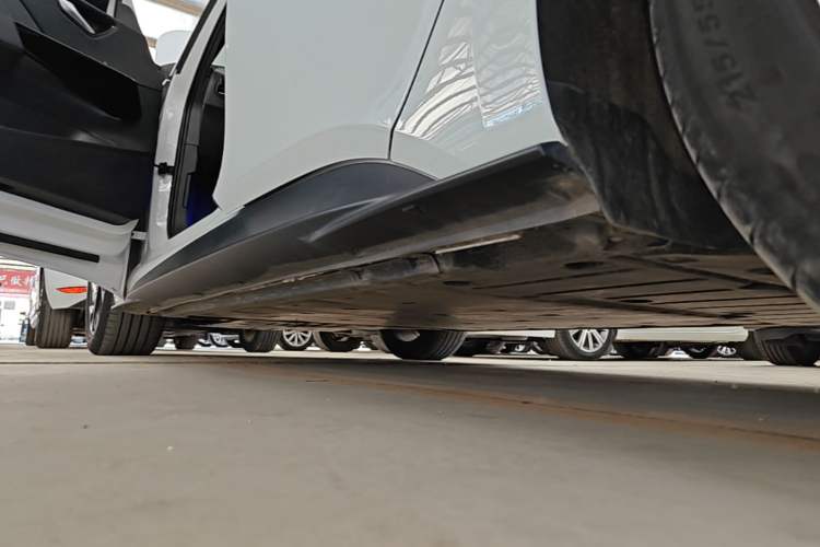 Used Volkswagen ID.3 2025 Smart Edition Outstanding Model Left Side Sill