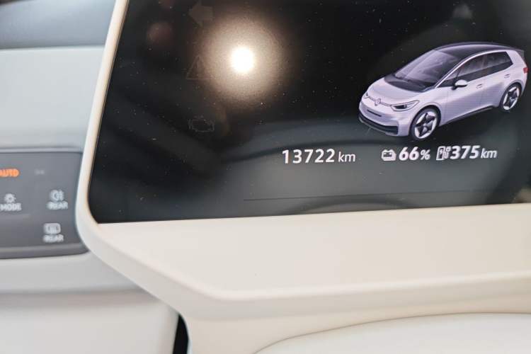Used Volkswagen ID.3 2025 Revised Version Smart Edition Outstanding Grade Odometer Close Up