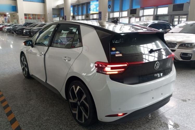 Used Volkswagen ID.3 2025 Smart Edition Outstanding Model Rear Left 45 Deg