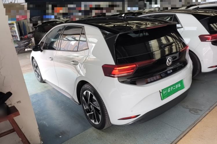 Used Volkswagen ID.3 2025 Smart Edition Ultra-Intelligent Oxygen Version Rear Left 45 Deg