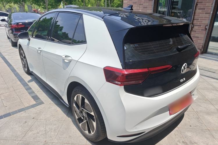 Used Volkswagen ID.3 2025 Smart Model Outstanding Oxygen Edition Rear Left 45 Deg