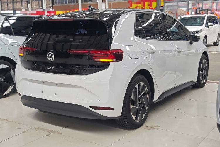 Used Volkswagen ID.3 2025 Smart Version Pure & Intelligent Enjoyment Edition Rear Right 45 Deg