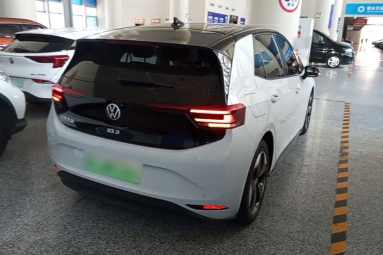 Used Volkswagen ID.3 2025 Revised Version Smart Edition Outstanding Grade Rear Right 45 Deg