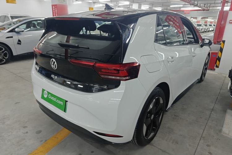 Used Volkswagen ID.3 2025 Revised Version Smart Edition Outstanding Grade Rear Right 45 Deg
