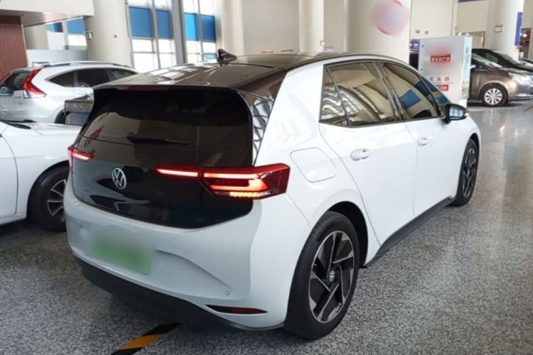 Used Volkswagen ID.3 2025 Smart Edition Ultra-Intelligent Version Rear Right 45 Deg