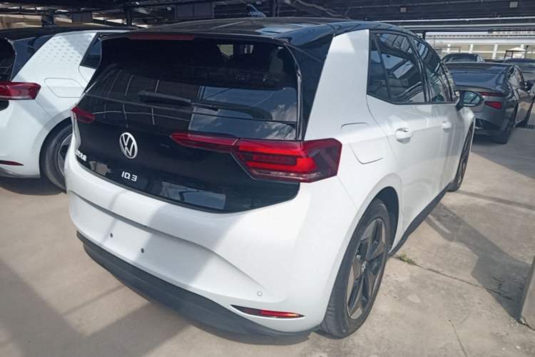 Used Volkswagen ID.3 2025 Revised Version Smart Edition Outstanding Grade Rear Right 45 Deg