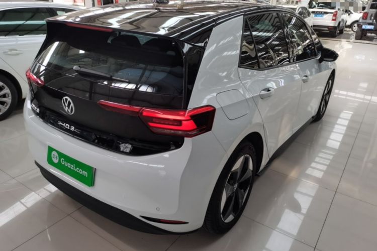 Used Volkswagen ID.3 2025 Revised Version Smart Edition Outstanding Grade Rear Right 45 Deg