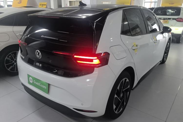 Used Volkswagen ID.3 2025 Smart Version Pure & Intelligent Enjoyment Edition Rear Right 45 Deg