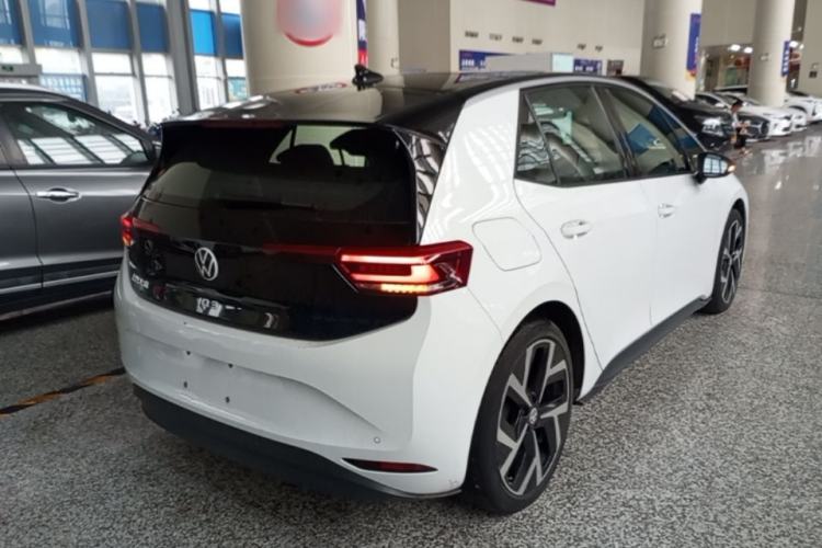 Used Volkswagen ID.3 2025 Smart Edition Outstanding Model Rear Right 45 Deg