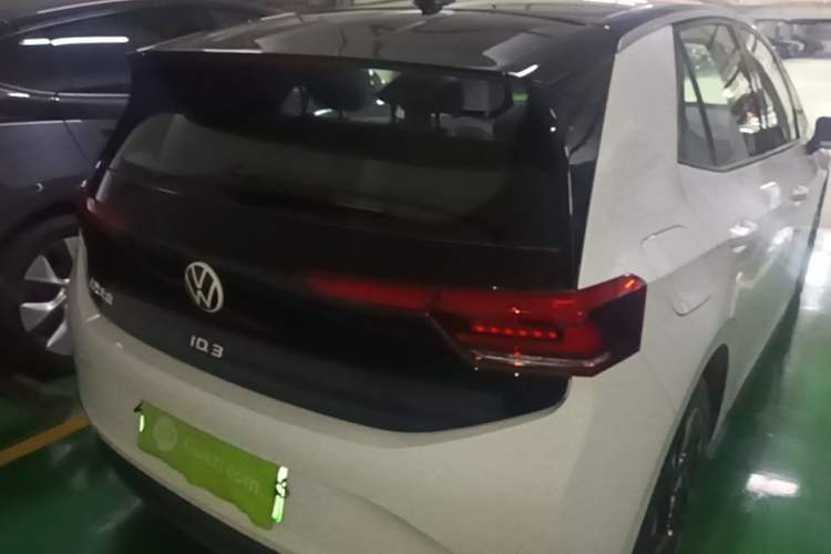 Used Volkswagen ID.3 2025 Smart Edition Ultra-Intelligent Version Rear Right 45 Deg