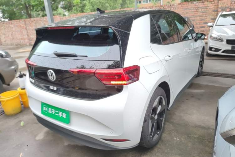 Used Volkswagen ID.3 2025 Revised Version Smart Edition Outstanding Grade Rear Right 45 Deg