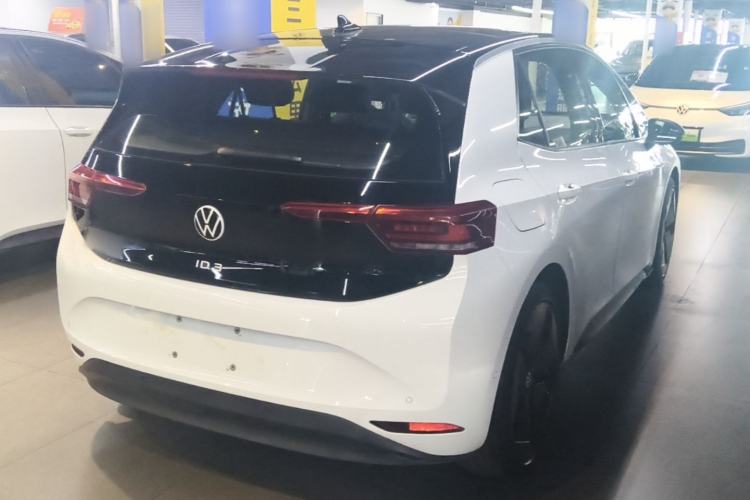 Used Volkswagen ID.3 2025 Smart Version Pure & Intelligent Enjoyment Edition Rear Right 45 Deg