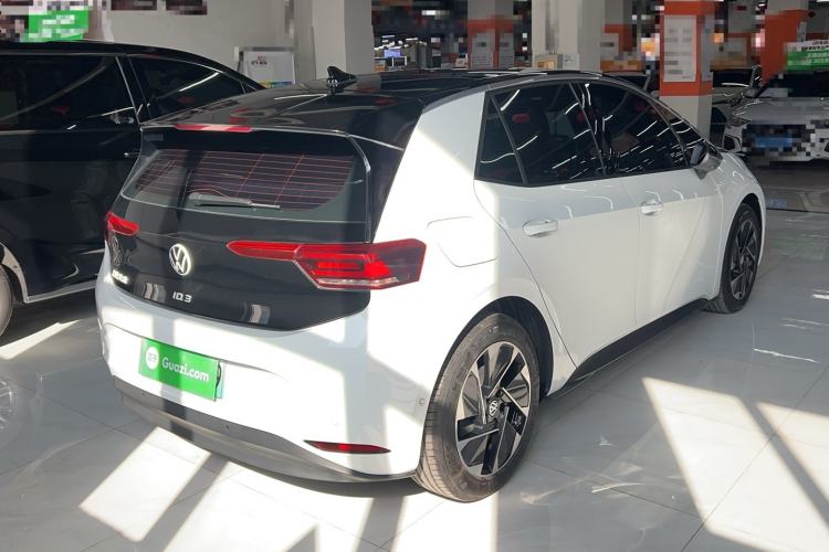 Used Volkswagen ID.3 2025 Smart Edition Ultra-Intelligent Version Rear Right 45 Deg