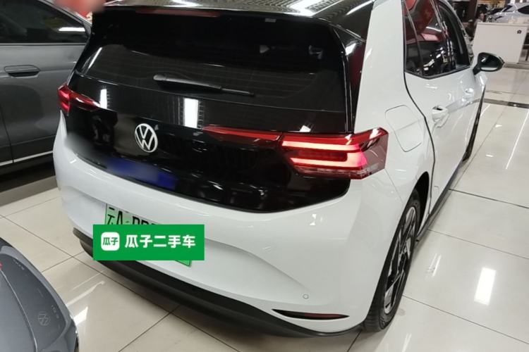 Used Volkswagen ID.3 2025 Smart Edition Outstanding Model Rear Right 45 Deg