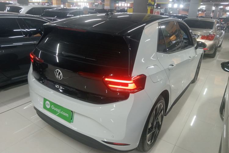 Used Volkswagen ID.3 2025 Smart Version Pure & Intelligent Enjoyment Edition Rear Right 45 Deg