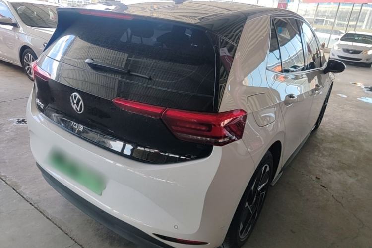 Used Volkswagen ID.3 2025 Smart Model Outstanding Oxygen Edition Rear Right 45 Deg
