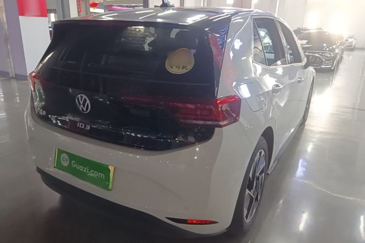 Used Volkswagen ID.3 2025 Smart Model Outstanding Oxygen Edition Rear Right 45 Deg