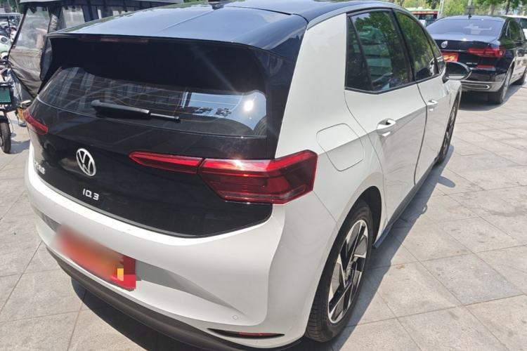 Used Volkswagen ID.3 2025 Smart Model Outstanding Oxygen Edition Rear Right 45 Deg
