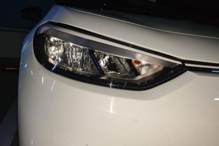 Used Volkswagen ID.3 2025 Smart Edition Outstanding Model Right Front Headlight