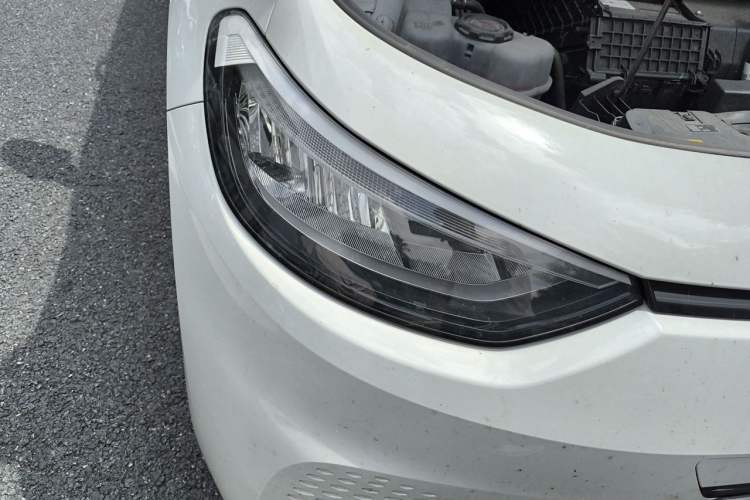 Used Volkswagen ID.3 2025 Smart Edition Outstanding Model Right Front Headlight